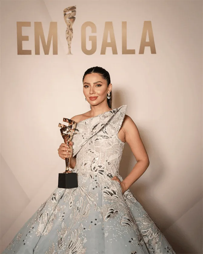 Mahira Khan Grabs ‘Artist in Fashion’ Award at EMIGALA Dubai