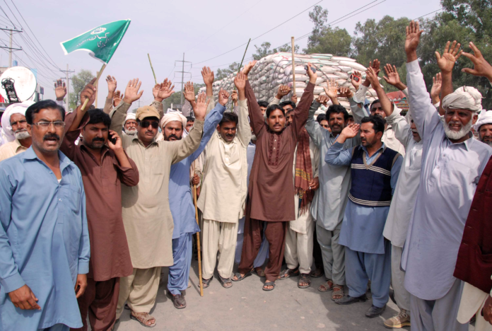 Farmers Protest Against Small Dams on Khyber Pakhtunkhwa Canals