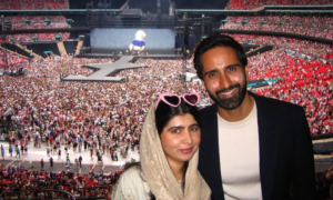 Malala clicks at taylor concert