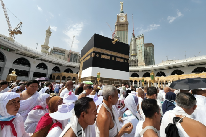 Saudi Arabia Warns Pakistan to Stop Issuing Umrah Visas to Beggars