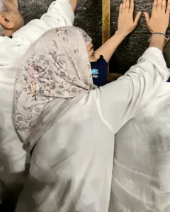 Pakistani Celebrities Who Performed Hajj 2024 and Shared Their Spiritual Moments 4 Pakistani Celebrities Who Performed Hajj 2024 and Shared Their Spiritual Moments