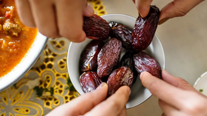 Benefits of Eating Dates Daily: Why Experts Recommend Dates for a Balanced Diet